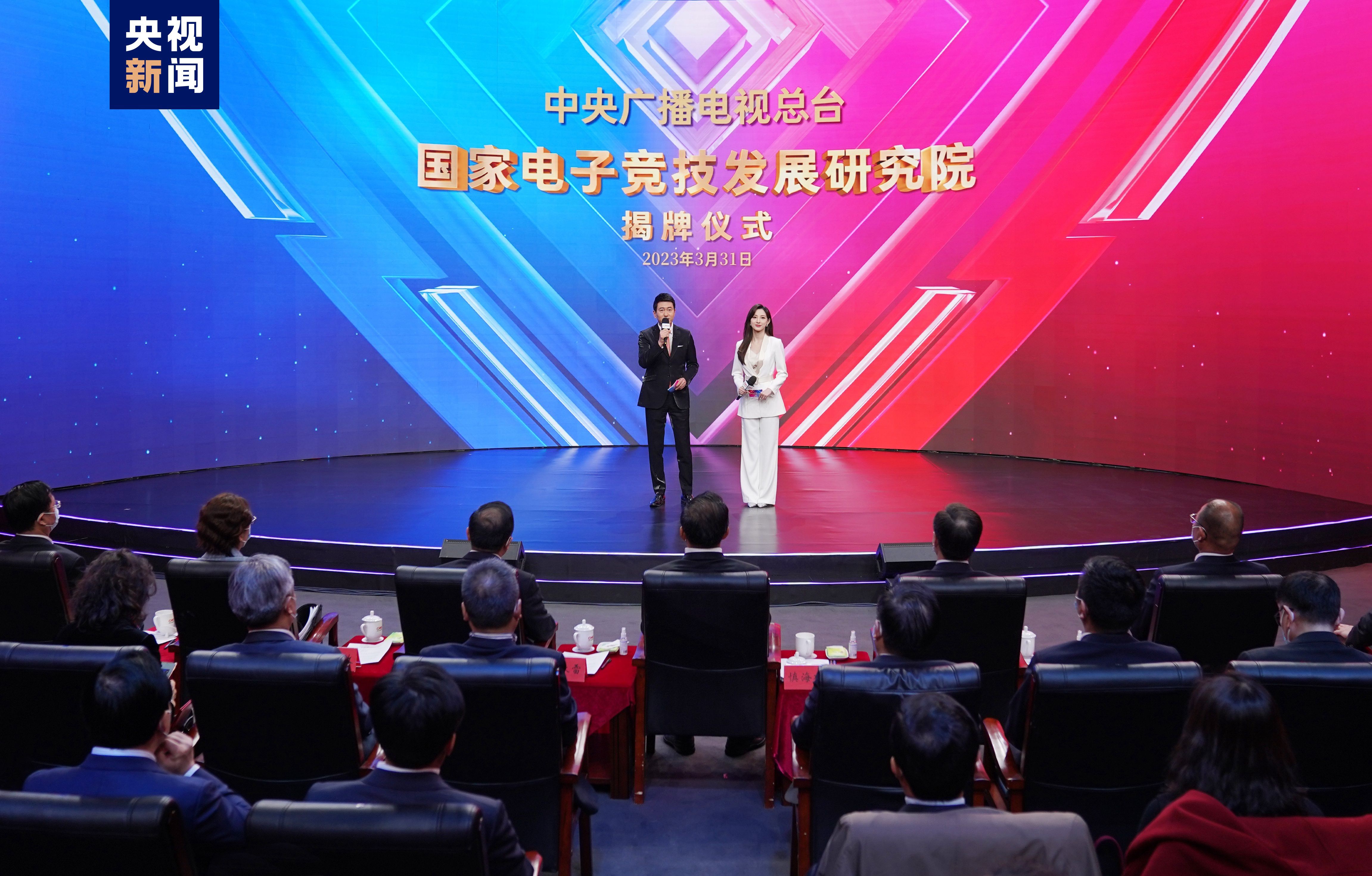 金年会(金子招牌)：独家｜饭局上，江南春把“更适合中国宝宝体质”的飞鹤奶粉，当作成功定位案例讲给客户听